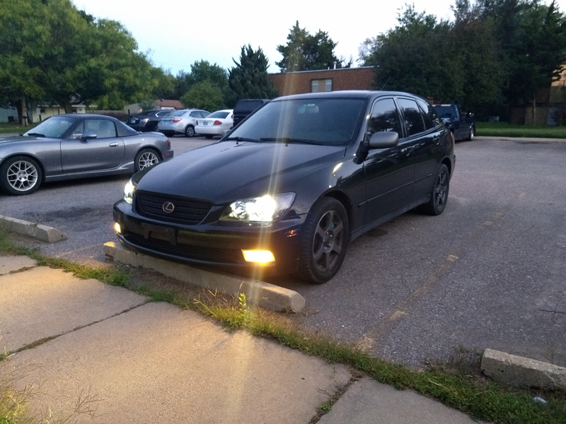 Illustration for article titled Headlight housings replaced